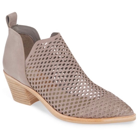 SOLD 🌈 New Dolce Vita Ankle Boots - Picture 4 of 14